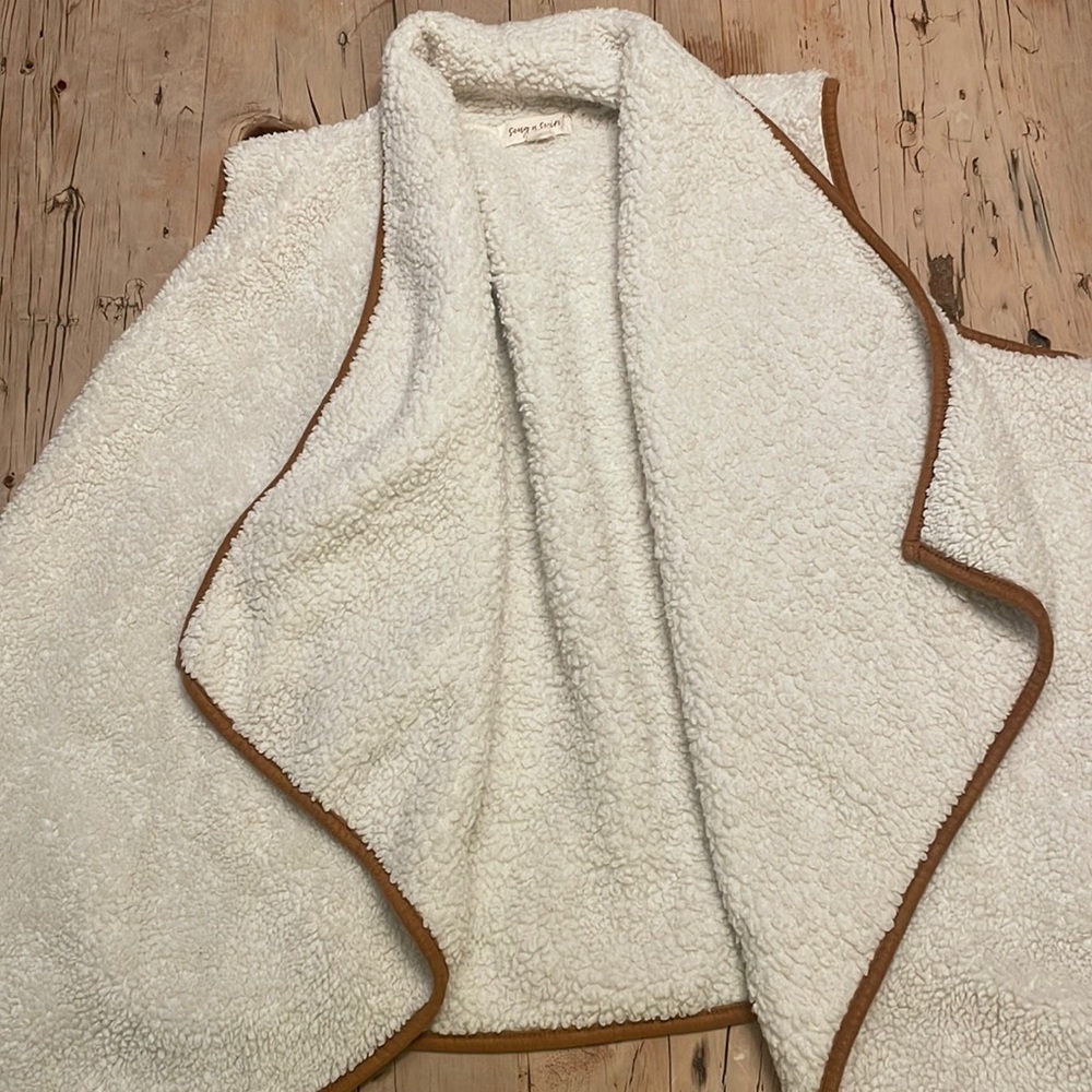Song n Spirit White Faux Fur Suede Piping Waterfall Vest Size L
